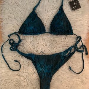 NWT turquoise snakeskin print bikini L